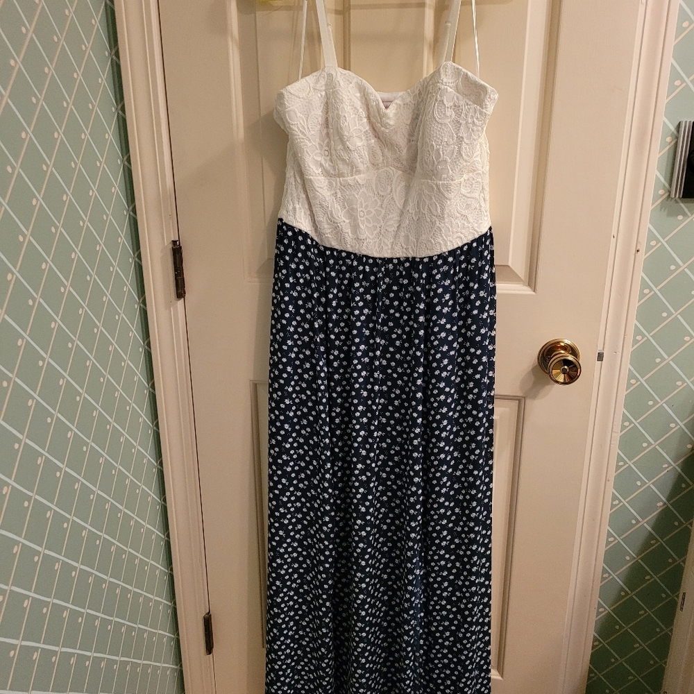 NWOT. Candies summer lace bodice floral dress